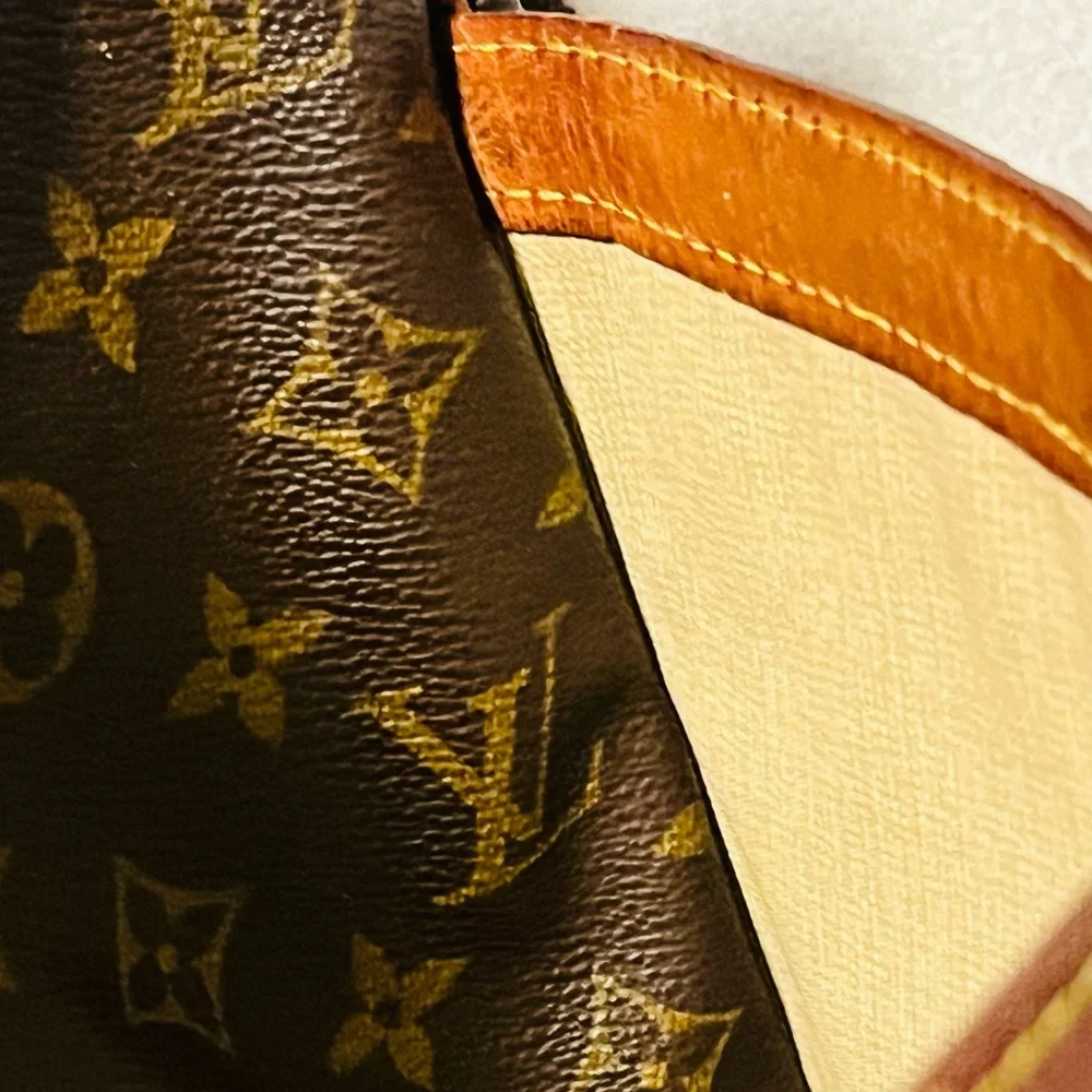 LOUIS VUITTON Monogram Reporter GM Crossbody Shoulder Bag - Picture 13 of 16